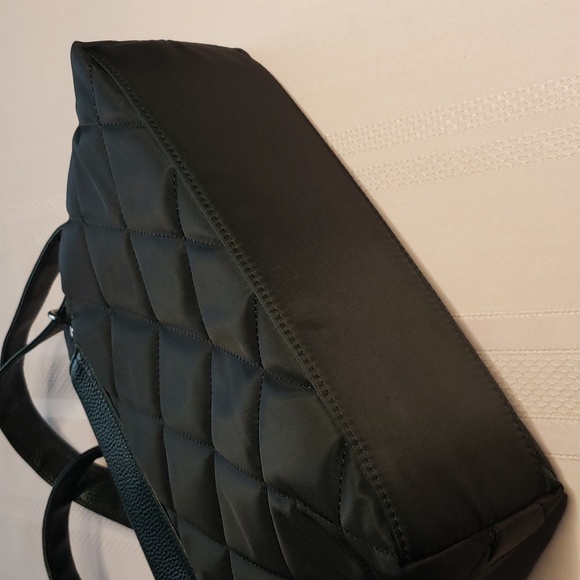 Funky black puffer quilted crossbody bag purse w plastic chain w long strap - Picture 5 of 9